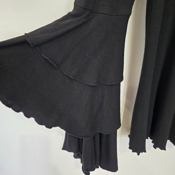 Elan Solid Black Ribbed Knit Goth Fairygoth Top Tiered Bell Sleeves Size L - Picture 2 of 11
